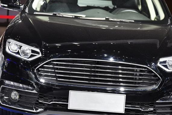 远看以为是20万的蒙迪欧，近看被震住，这车只卖7万