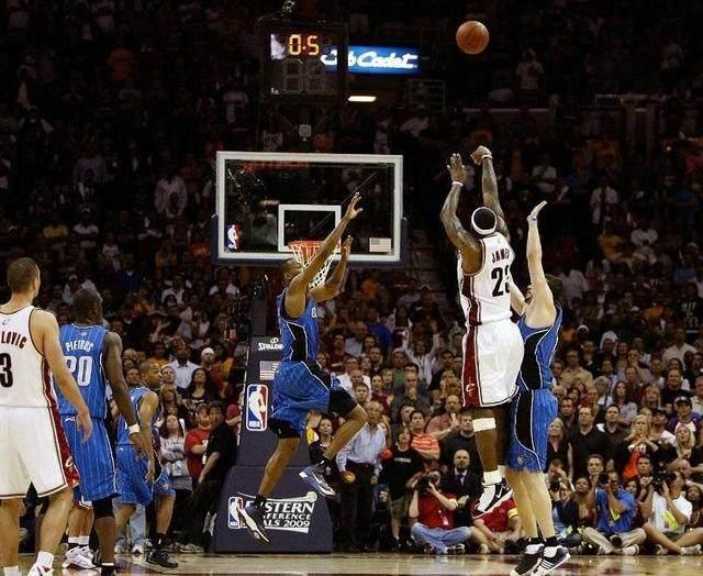 绝杀魔术,血帽伊哥,詹姆斯季后赛生涯6大光辉