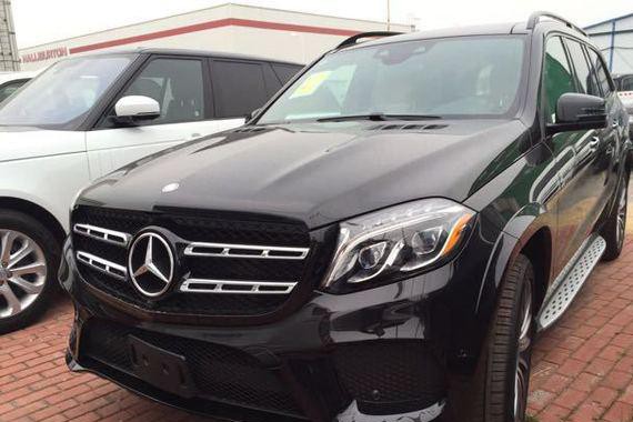 中期改款后GLS450呈现更多豪华SUV具备的性能配置