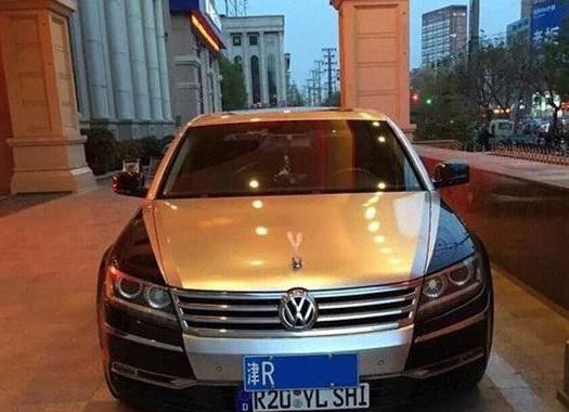 天津车主，花天价把辉腾改成劳斯莱斯，装夜光琉璃标