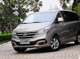 看见我这车的后排 老丈人恨不得马上把女儿嫁给我