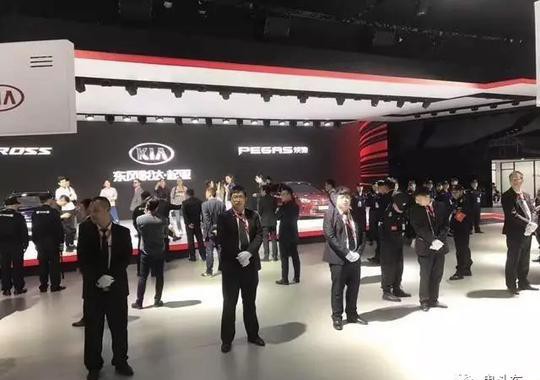 屋漏偏逢连夜雨东风悦达起亚上海车展遭讨薪者“踢馆