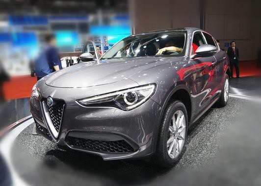 人海证明有多热 车展中最火的SUV