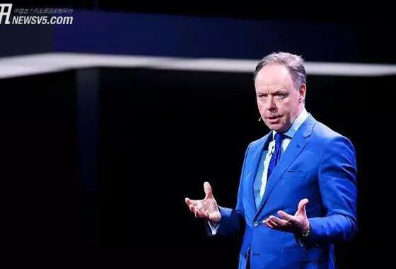 宝马为全新“第一战略”储备了1万名什么人？