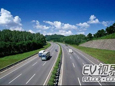 走在全国前列 福建高速公路服务区充电站已达八成