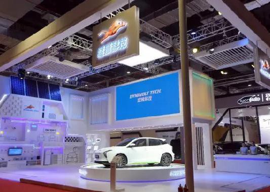 上海车展现十米插画，猛狮新能源汽车动作有点儿大