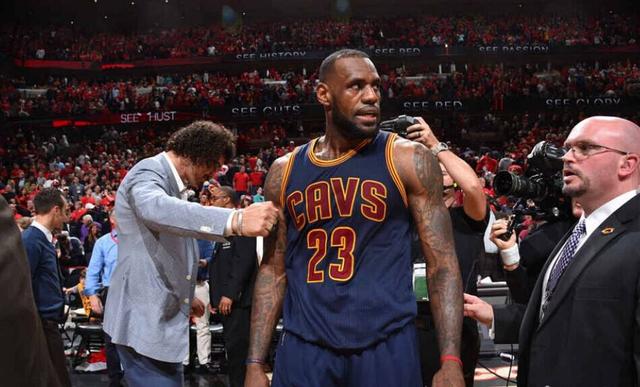 詹皇季后赛6大绝杀,科比不如他上篮绝杀被怀疑