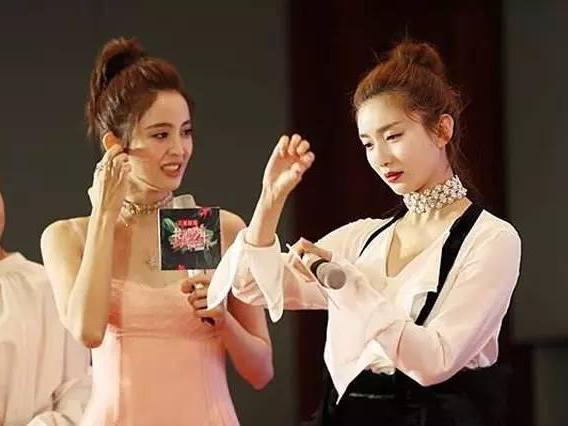 《花少3》江疏影颜值高英语溜实力控场衣品狂