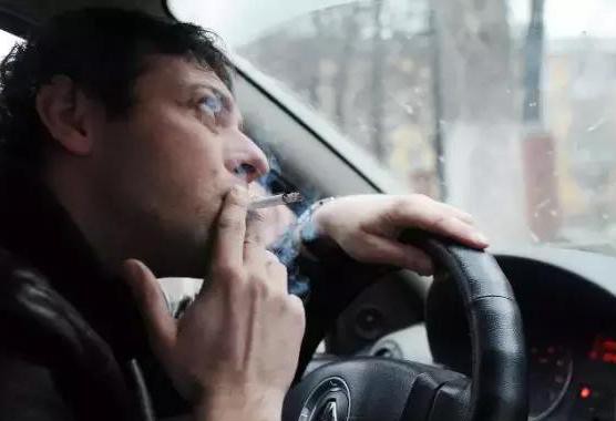 开车抽烟罚款又扣分，提神醒脑除了烟还有什么？