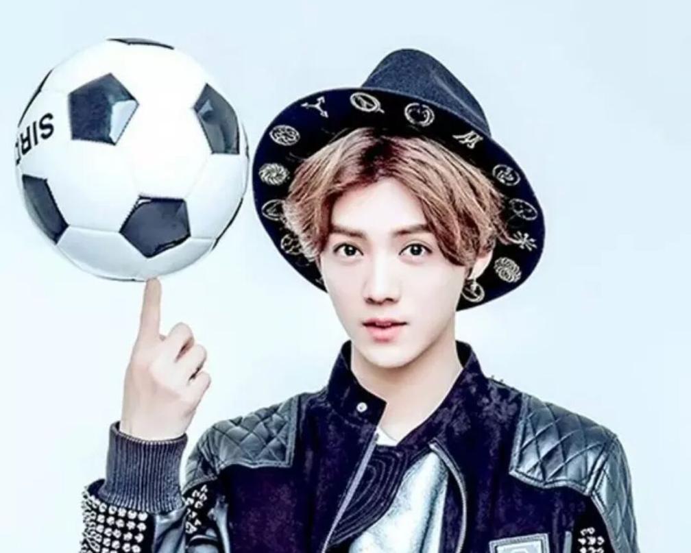 跟着张艺谋吃泡馍 霸气回应卓大大 优质偶像全