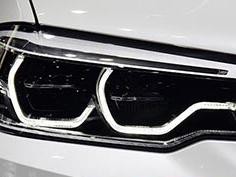 宝马小7系42.86万起，能干掉加价又撩妹的奔驰E？