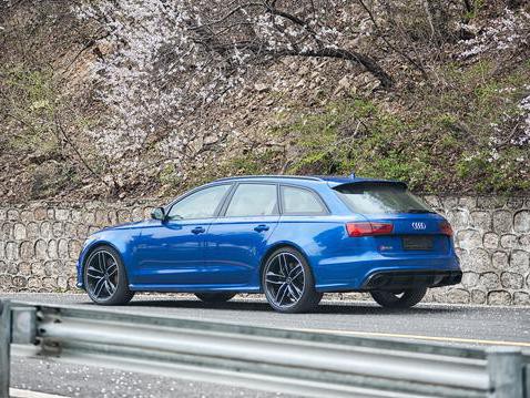 开着全球最快的旅行车是怎样的一种体验