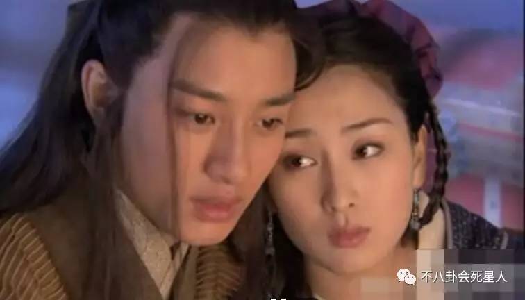 同样演嫦娥,有人美若天仙,有人像做了变性手术