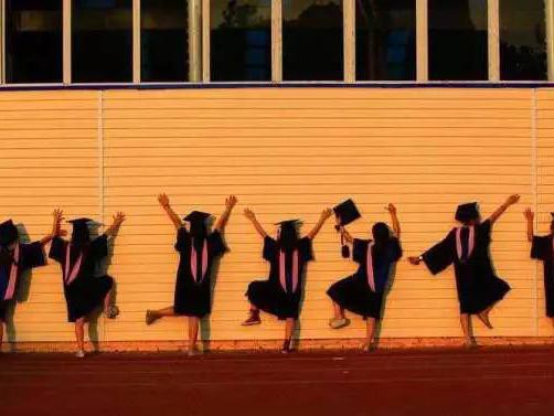 毕业季快到，比换女票更兴奋的事就是买台这样的车！