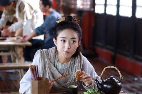 古装女星吃饭动作大PK,赵丽颖竟一脸呆萌!笑喷