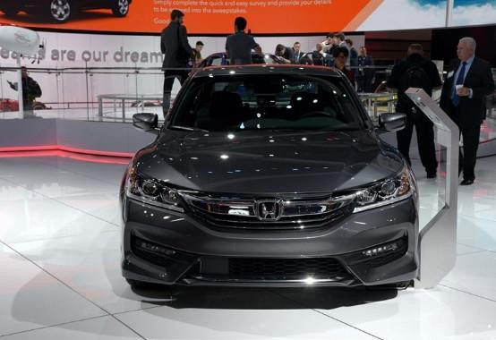 全新本田雅阁出炉，造型靓丽，可与帕萨特媲美