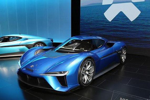 这跑车2秒7破百，媲美布加迪，400KM不用充电加油