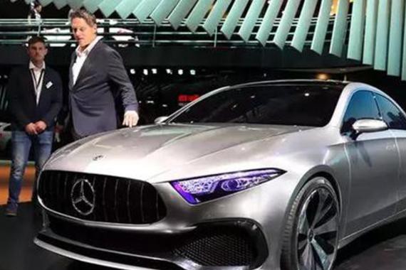 这款车配9速双离合，才卖20多万，奥迪A3乖乖认怂