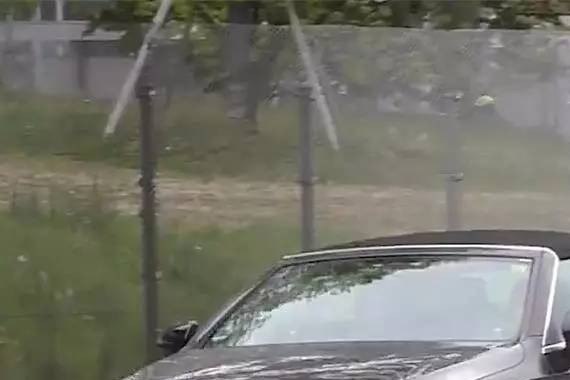 奔驰改款C级敞篷版曝光，“眼睛”大整容