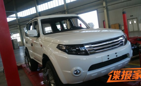 前脸更加硬派 曝北汽制造新款路霸谍照