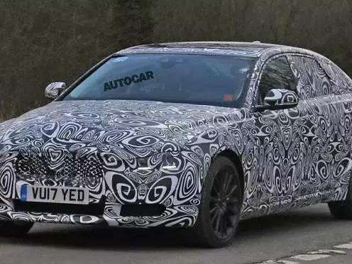 这车紧凑级的尺寸、中型车的轴距、国产后比宝马值