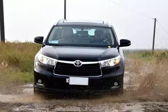 这三款霸气的中型SUV，最低不到15万，配置很不错！