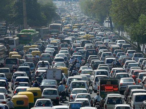 堵车才是油耗王，没有启停技术烧钱？老司机这样开！