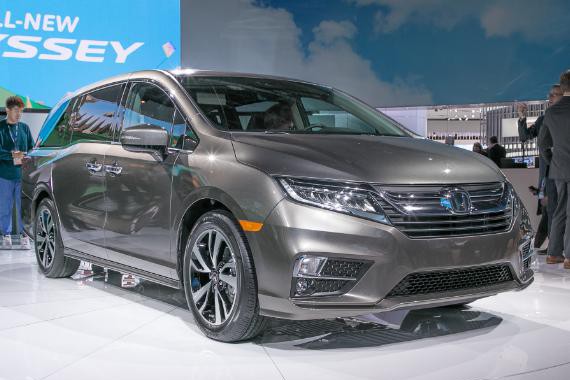 车长超5米7座配10AT，剑指别克GL8，售价仅22万！