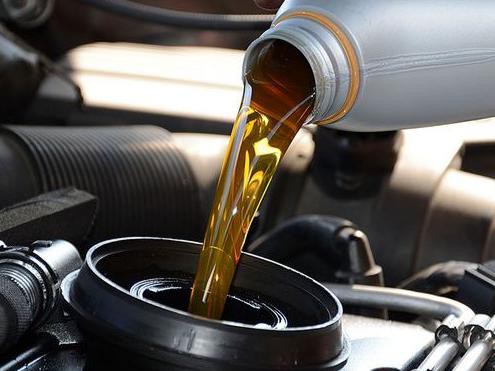 4S店换机油太贵？网上买假货多？该这么解决