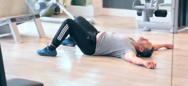 印度巨星阿米尔汗 在肥肉和肌肉中任性切换