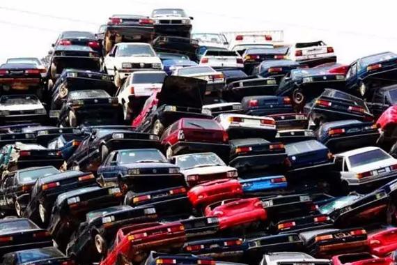 到底一辆车开多久最划算？看完这个你就是专家了