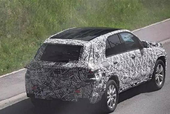 奔驰全新紧凑型SUV曝光 宝马X1要降价了！