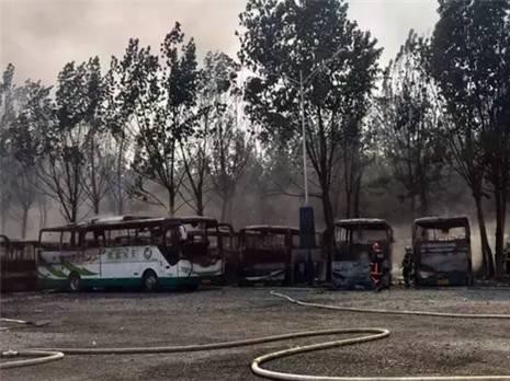 碰到电动车着火，除了围观拍照，还能做些什么？