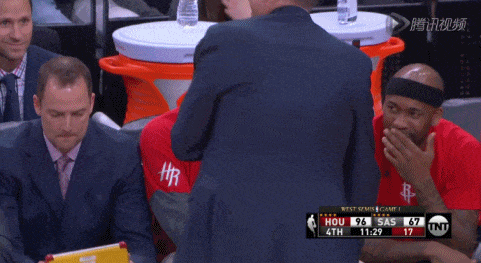 伦纳德一记碰瓷整得哈登快哭了,德帅竟在一边偷着乐!