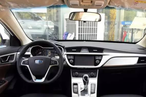 大屏幕就好看?看看这几款车型内饰，有没想买的冲动?