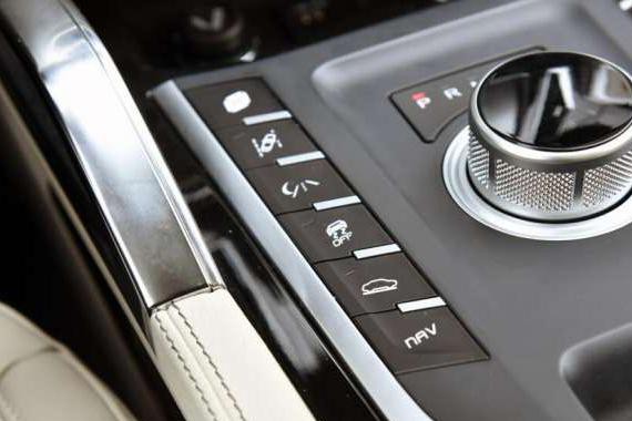 旋钮换挡配星空仪表, 众泰最美suv, 卡宴无地自容