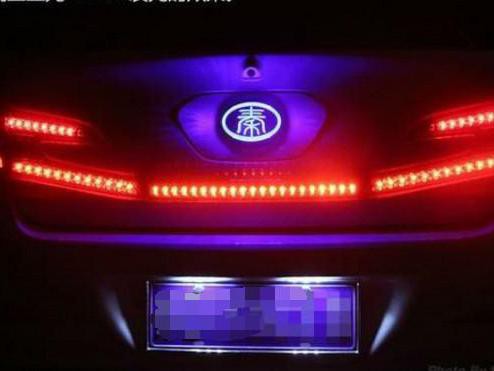 天天被催着换标，亮晃晃BYD车标，连奥迪都眼红