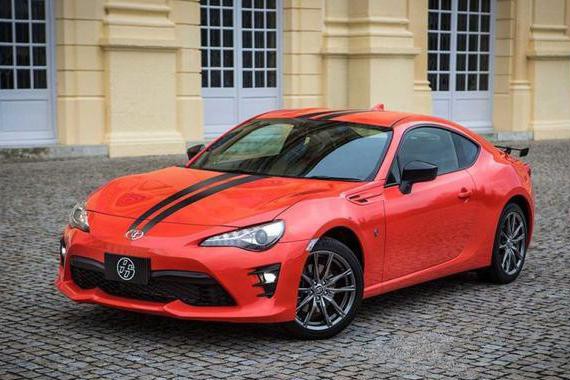 这秋名山神车有颜有性能，保值率一流，却因油耗遭停