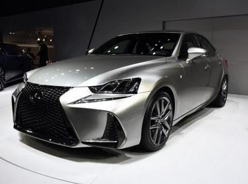 奔驰C级、宝马3系劲敌来了，这车6月上市，可以等等