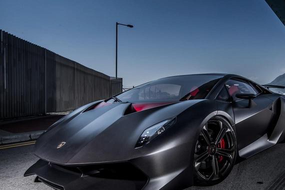 没有后保险杠，个子又矮，但却是世界最快的兰博基尼