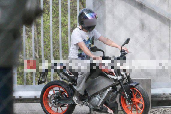 KTM秘密研发新能源街车E-Duke