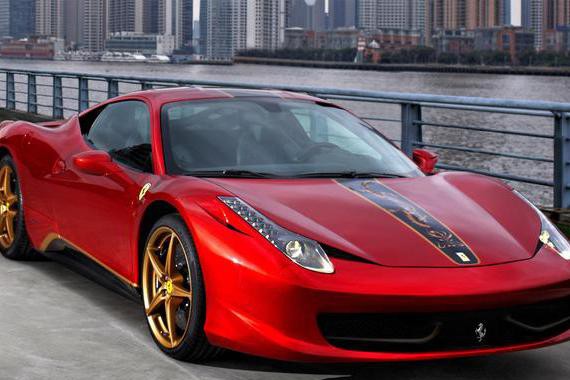 龙袍加身，黄金轮毂，这车坐进去就像当皇帝一样！