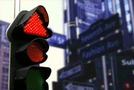 车主们注意了，这7种情况闯红灯不罚款也不扣分