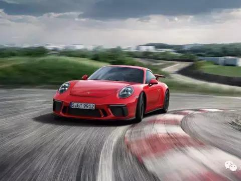 别一看见手动档就不上车，我可是911 GT3！！
