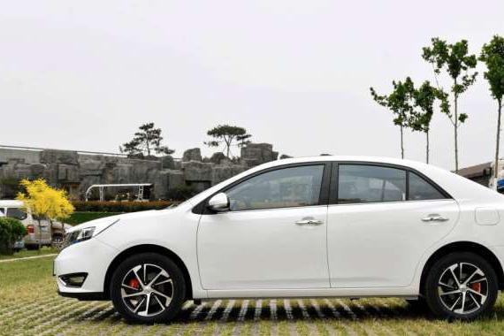 众泰最美轿车, 内饰搬奥迪, 特斯拉大屏仅6万起