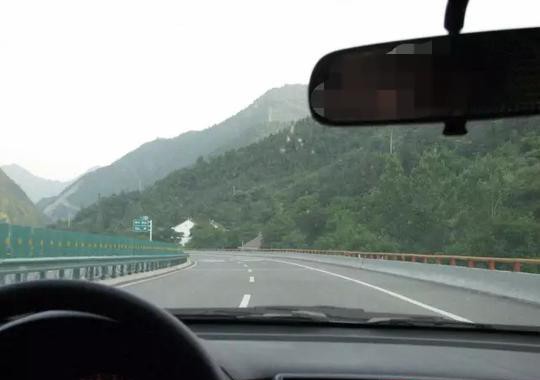 时速到30公里以上，方向盘就抖动，哪里不对了？