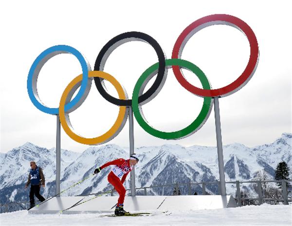 中国队月薪涨到4万 却1:6输给倒贴工资的日本