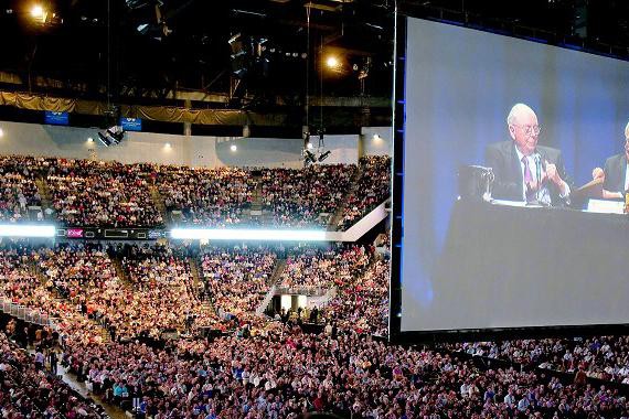 在七个小时的年会上巴菲特谈了比亚迪自动驾驶哪些事