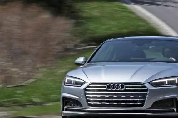 大隐隐于市，灯厂又发威，新车竟然可以“隐身”了！