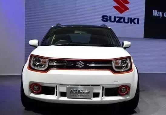 轴距短小到普通车位半个就够用，最小离地180mm